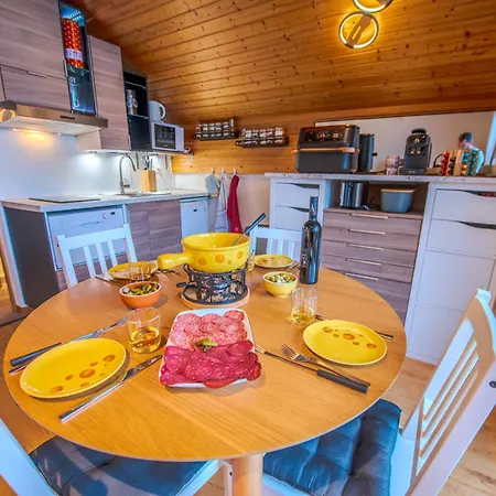 Famille Au Pied Des Pistes *