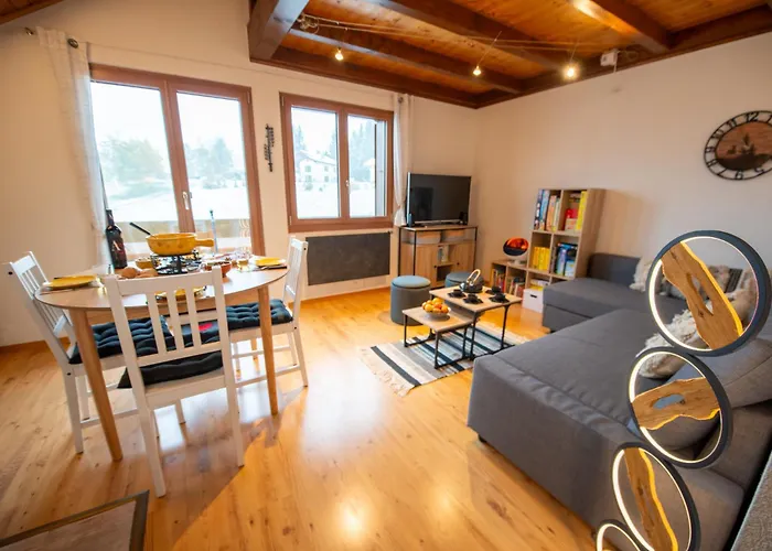 Famille Au Pied Des Pistes