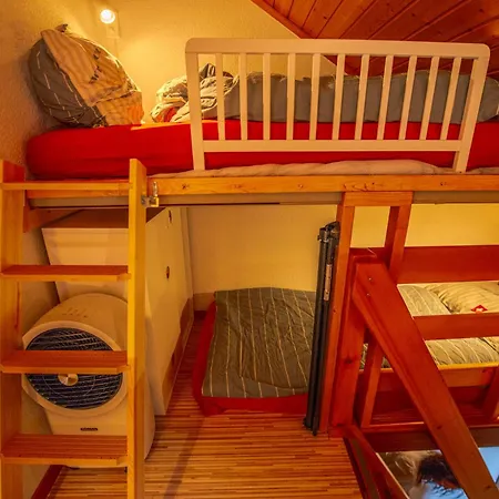 Famille Au Pied Des Pistes